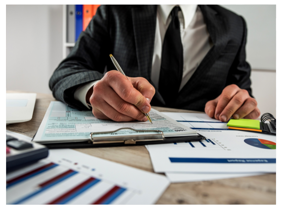 Services fiscaux pour les entreprises : Déclarations, représentation et assistance